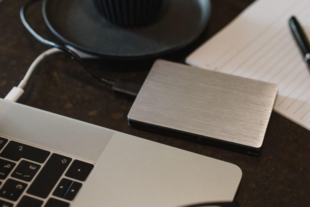 Blog 3 - In Content 1 Exporting business data from a cloud service to a laptop and external drive before canceling